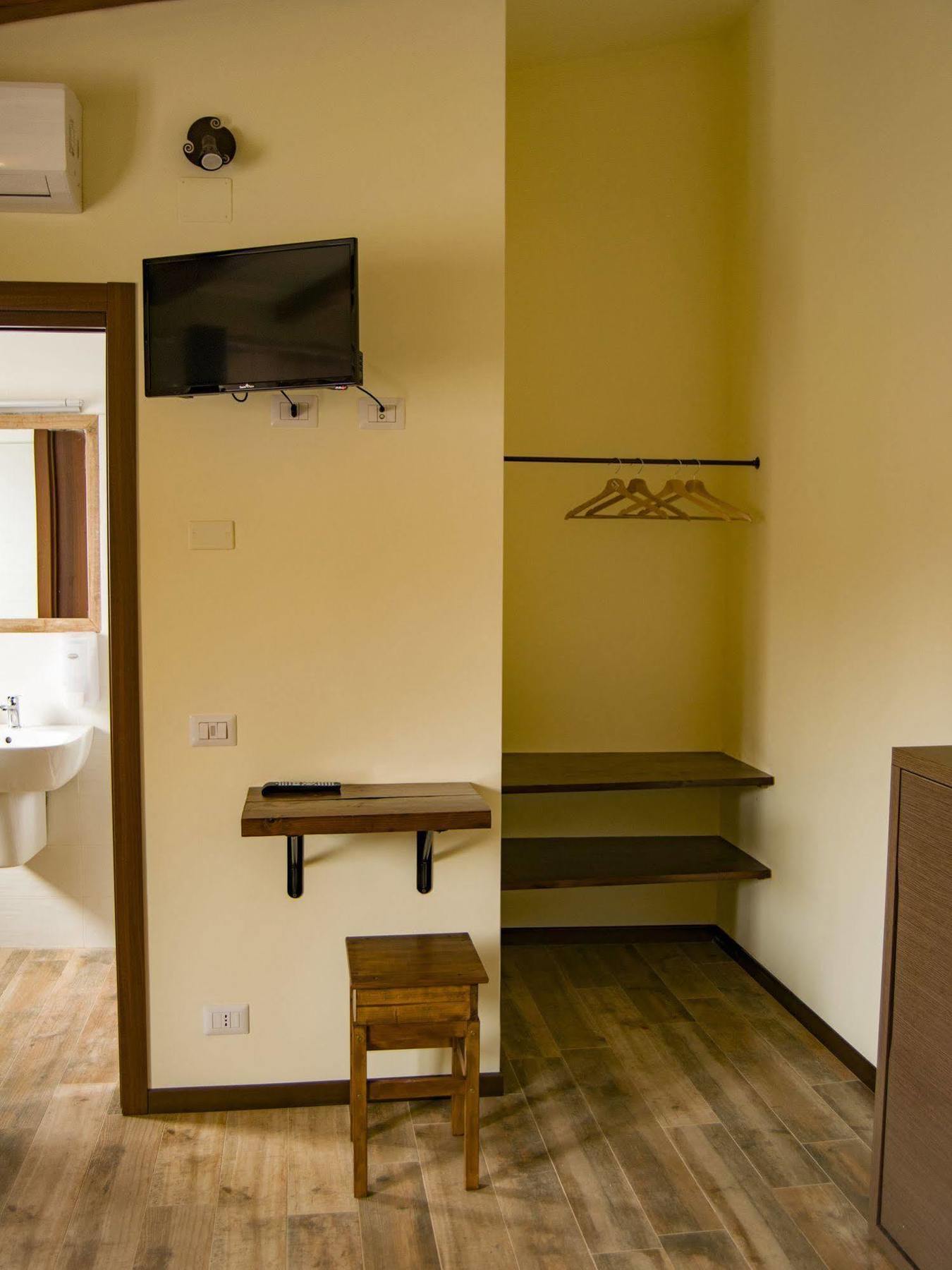Sleep'N Go Hotel Фиумичино Екстериор снимка