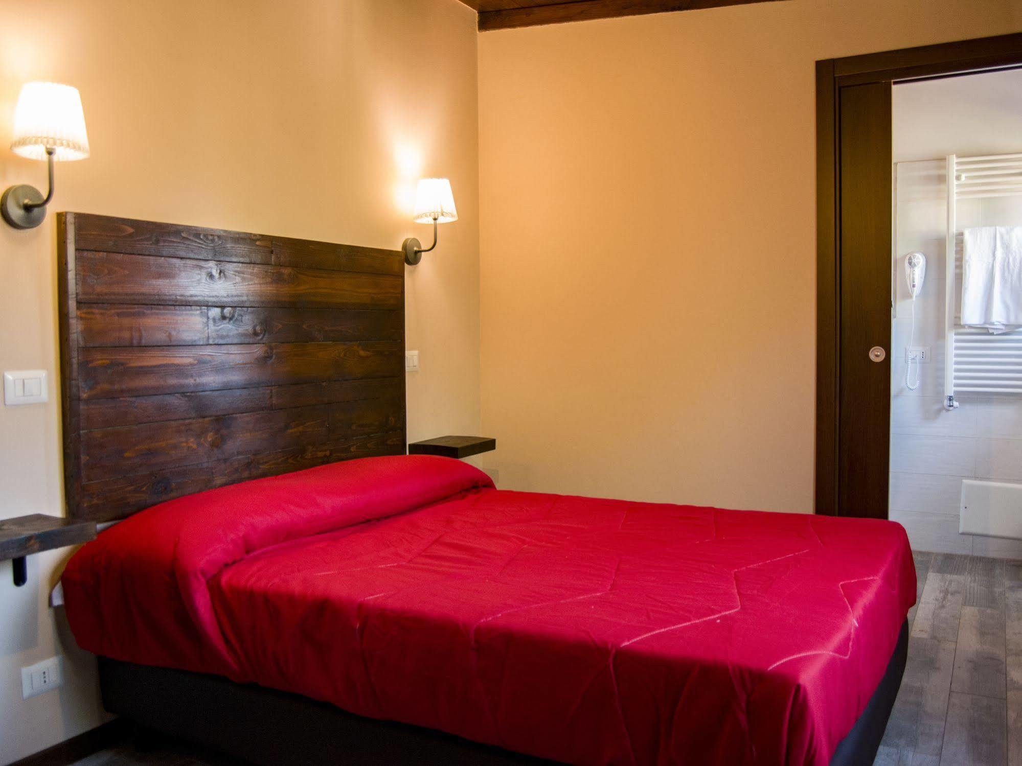 Sleep'N Go Hotel Фиумичино Екстериор снимка