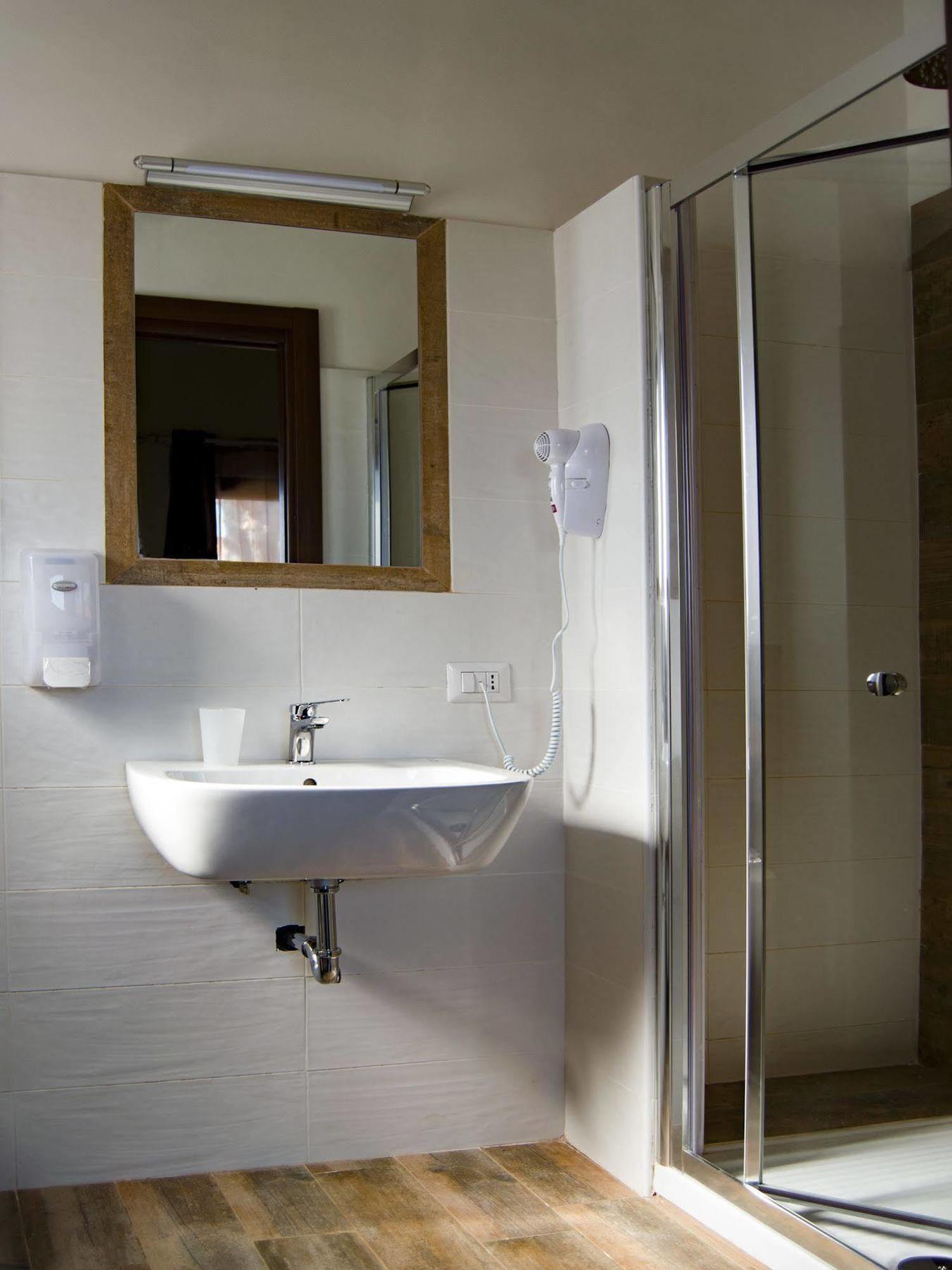 Sleep'N Go Hotel Фиумичино Екстериор снимка