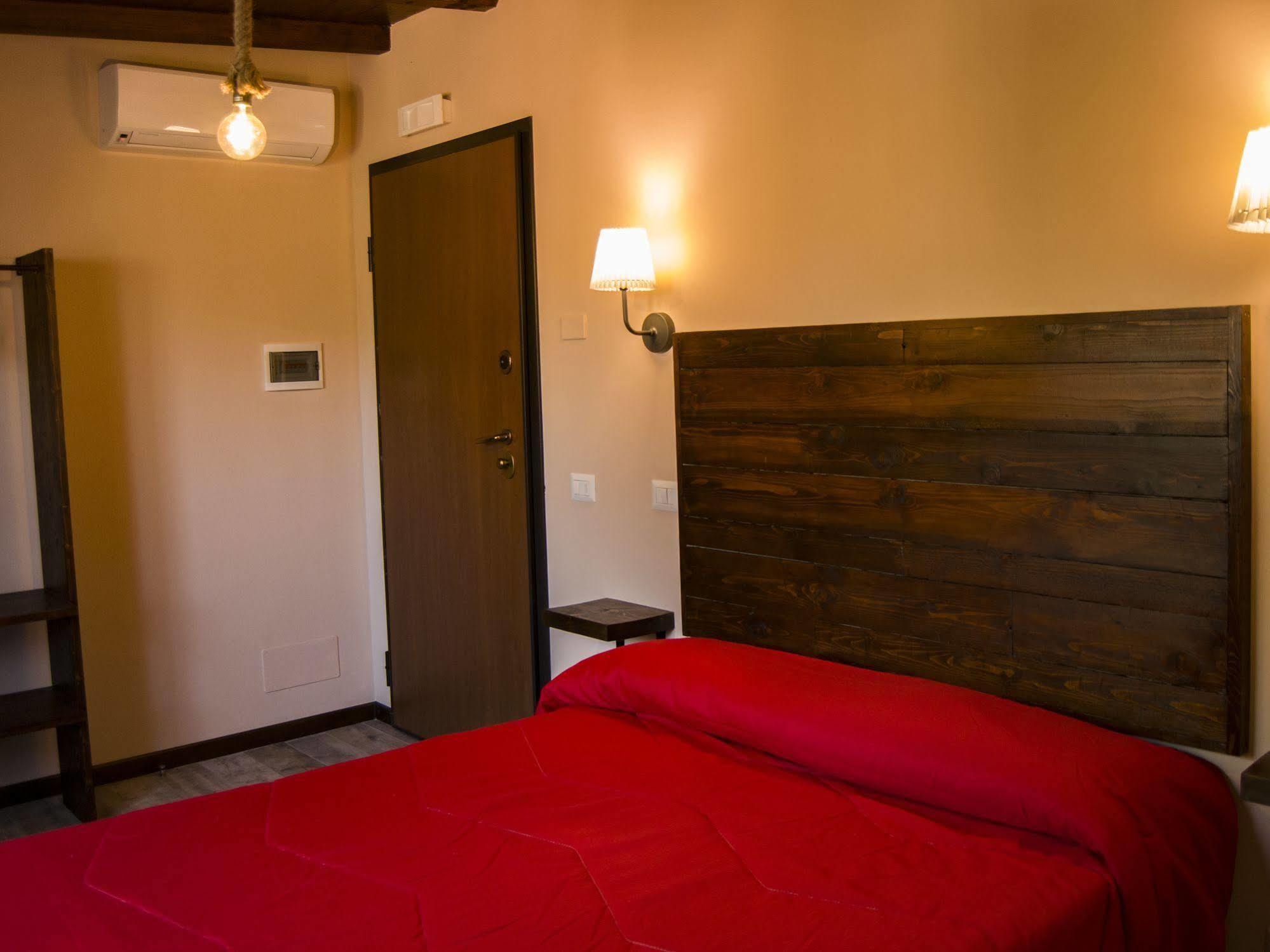 Sleep'N Go Hotel Фиумичино Екстериор снимка